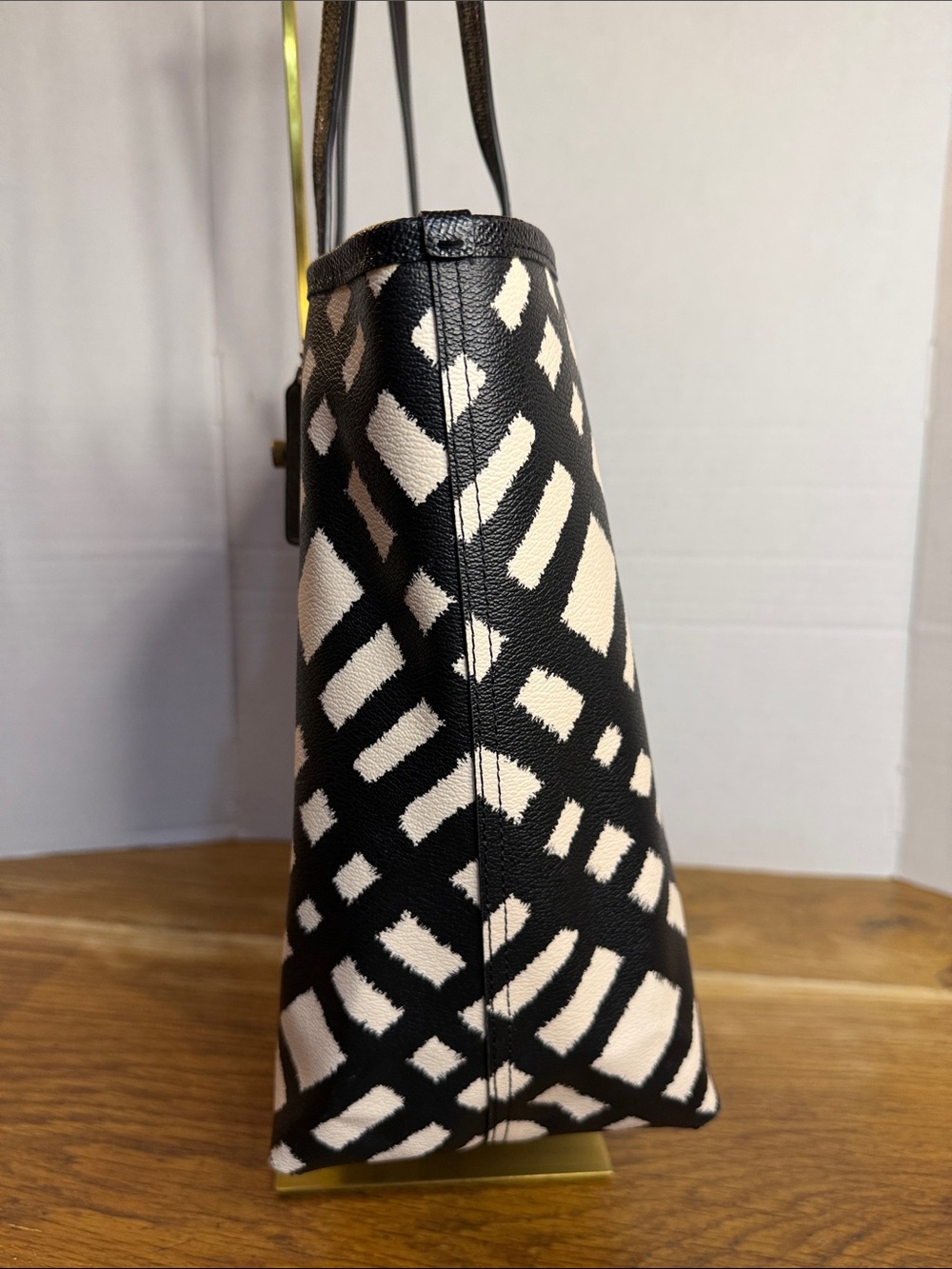 Coach City Tote Black Ivory Geometric Print Coated Canvas Shoulder Bag EUC - Picture 4 of 15